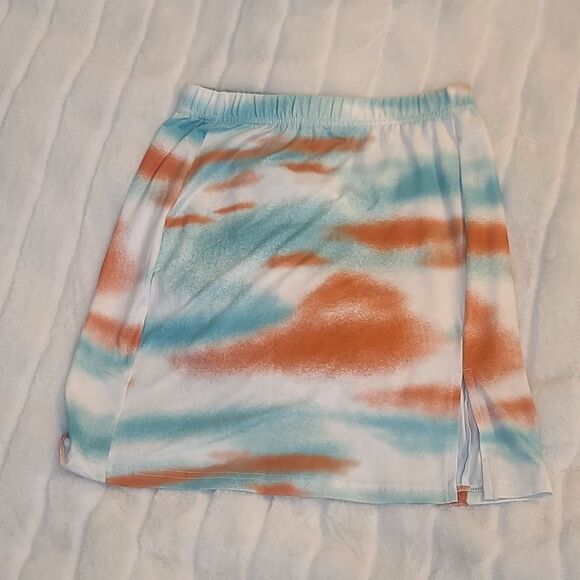 NWOT Abstract Print Mini Skirt - Picture 1 of 2